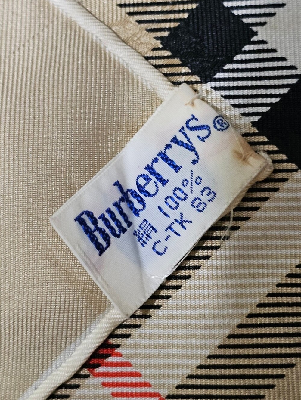 BURBERRY SCARF - Picture 12 of 15
